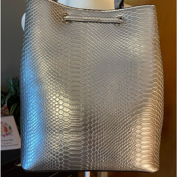 Silver Snake Skin CHAPS Handbag - Picture 3 of 6
